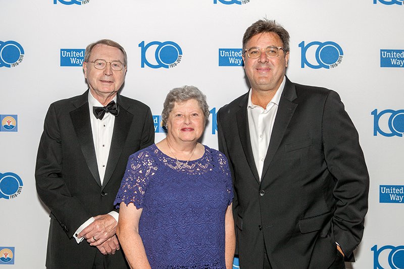 Bill and Peggy Hecht, and Vince Gill.jpg