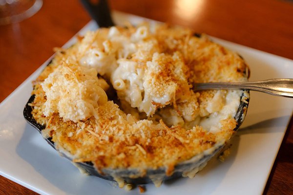 Lump-Crab-Macaroni-and-Cheese (1).jpg