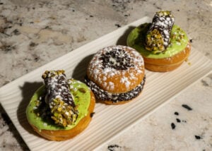 Cannoli donuts